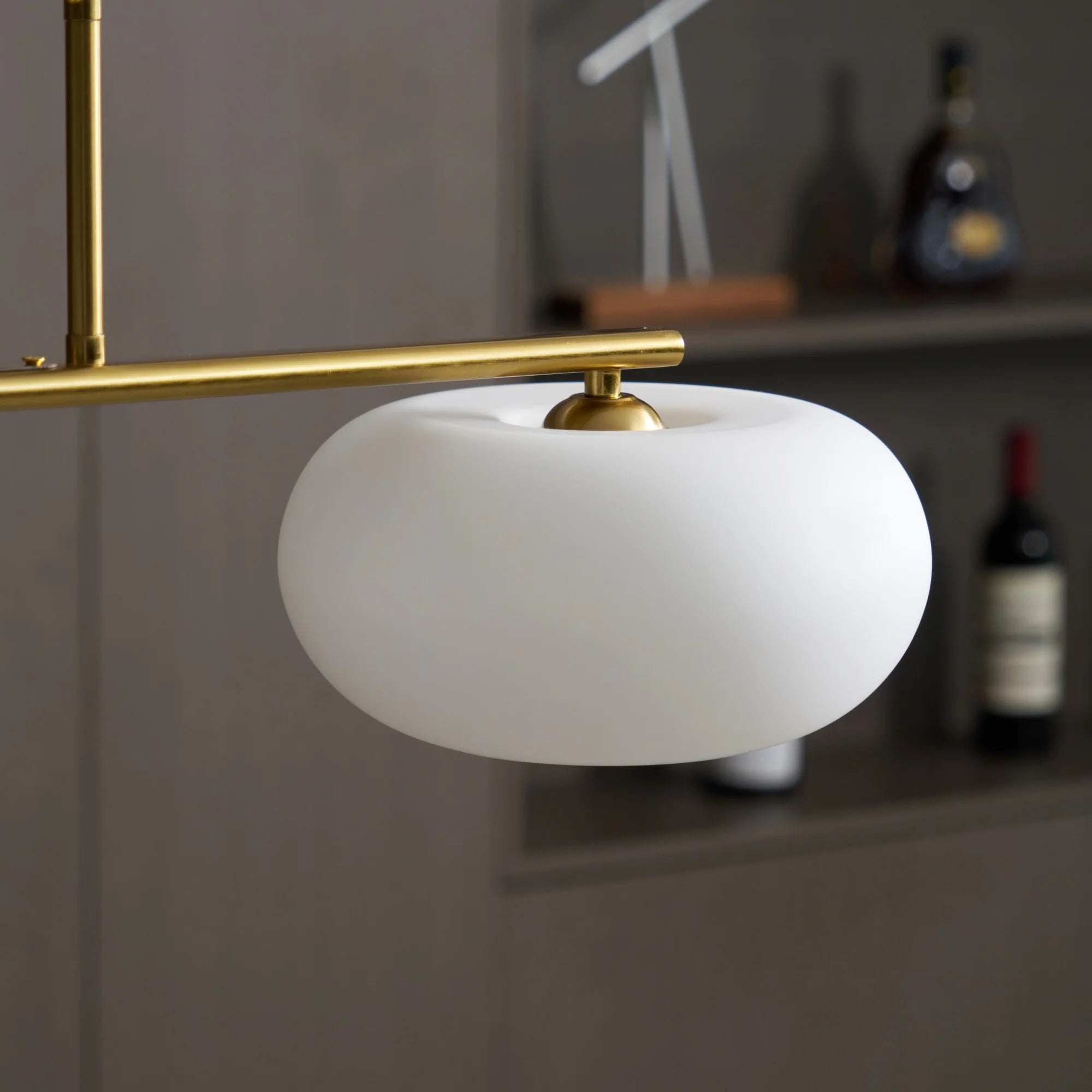 Lampada a sospensione scultorea contemporanea