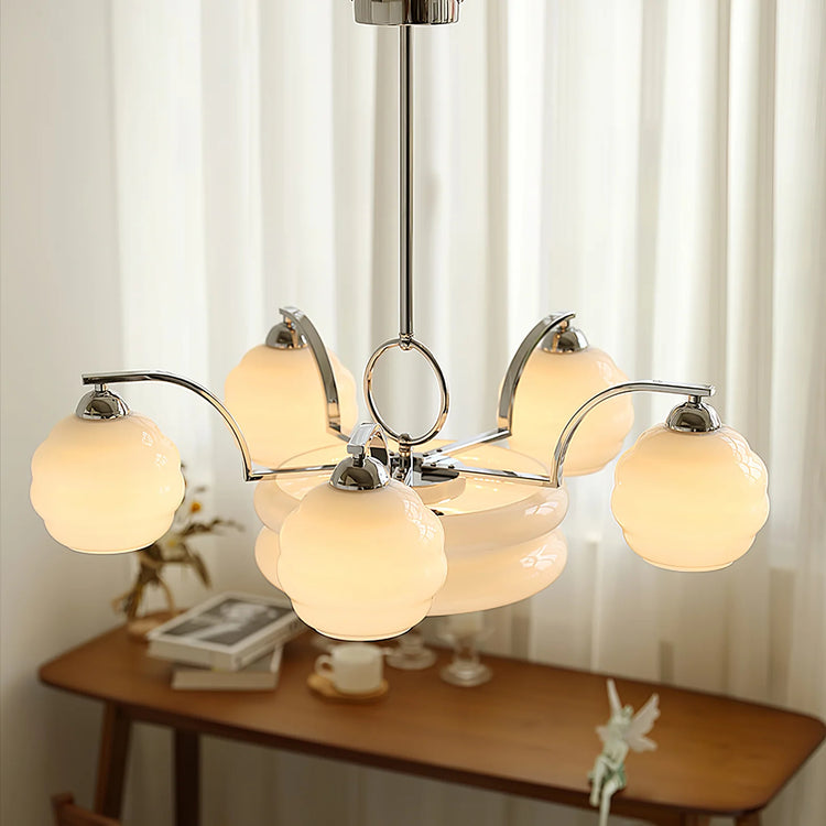 Retro opaline lysekrone med flere hoveder