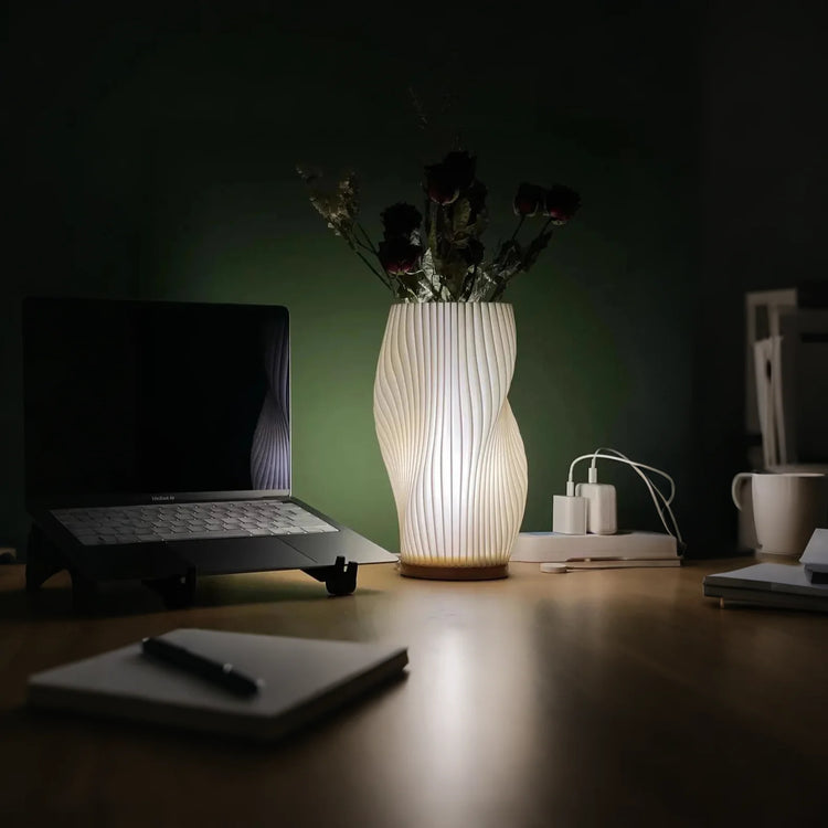 Chic spiralstribet skærm natlampe