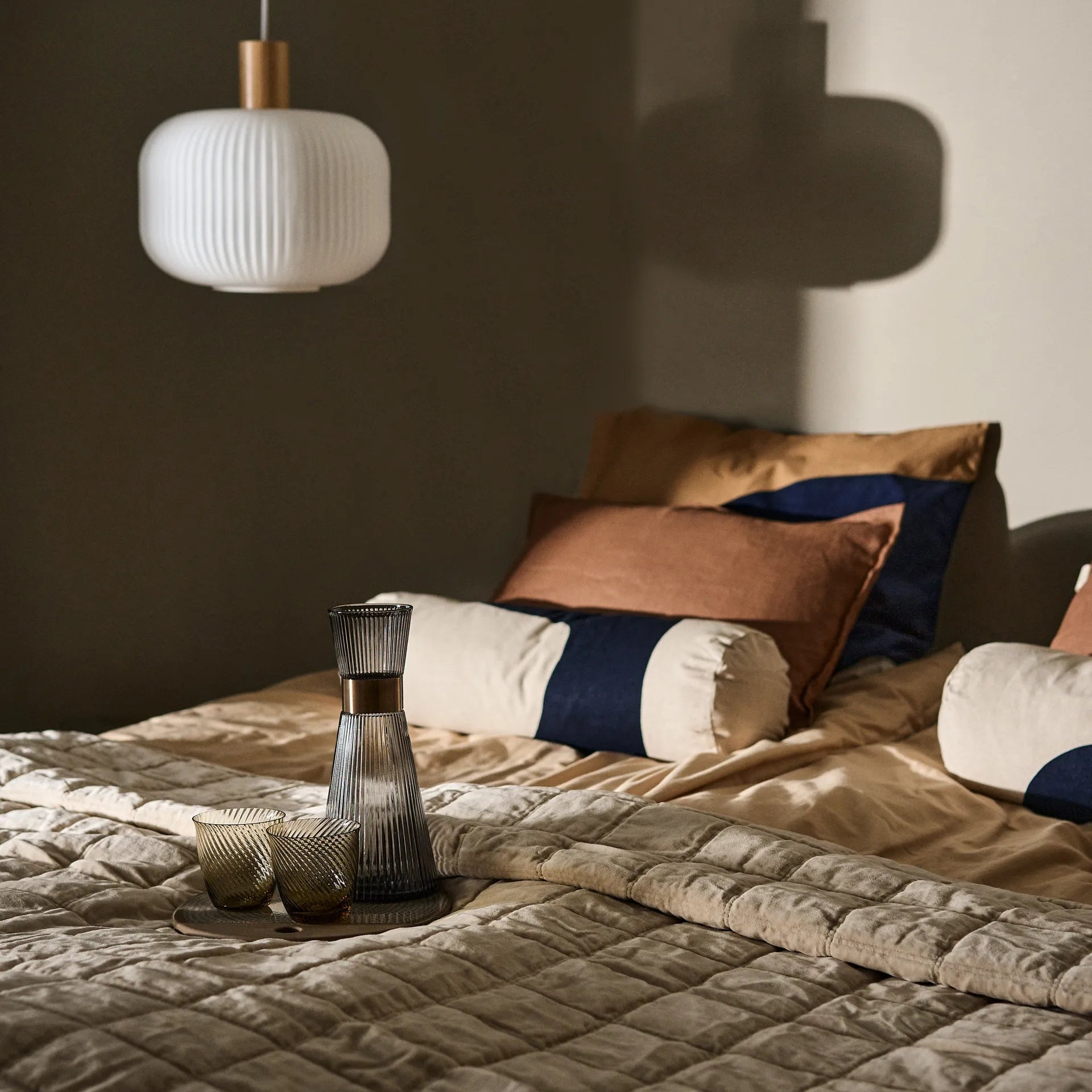 Lampada a sospensione in vetro stile lanterna antica