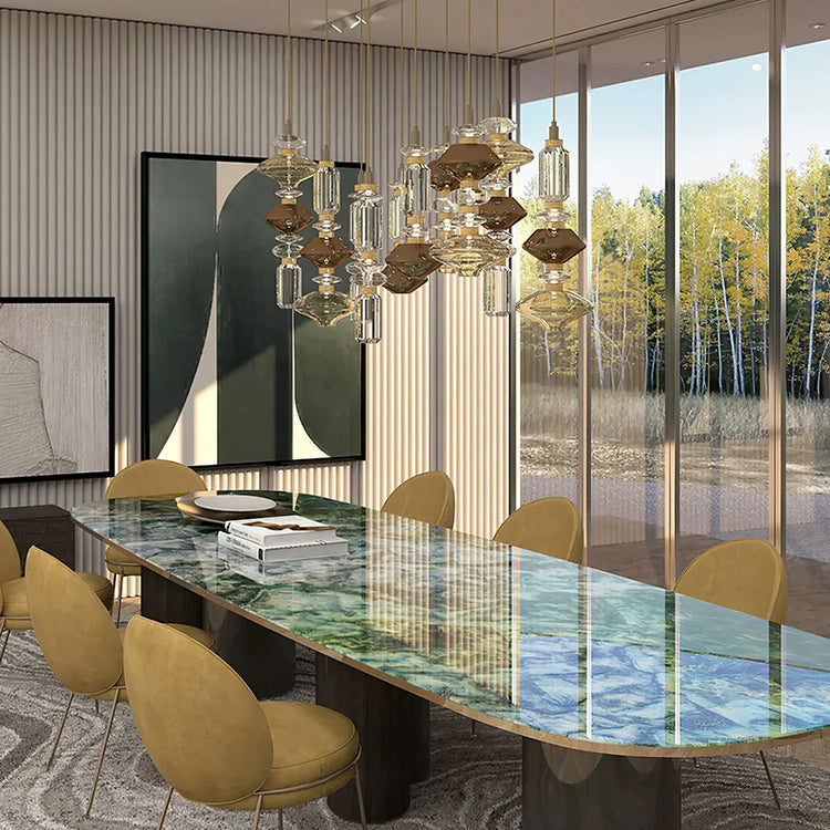 Stilfuld pendel med flere glas skærme