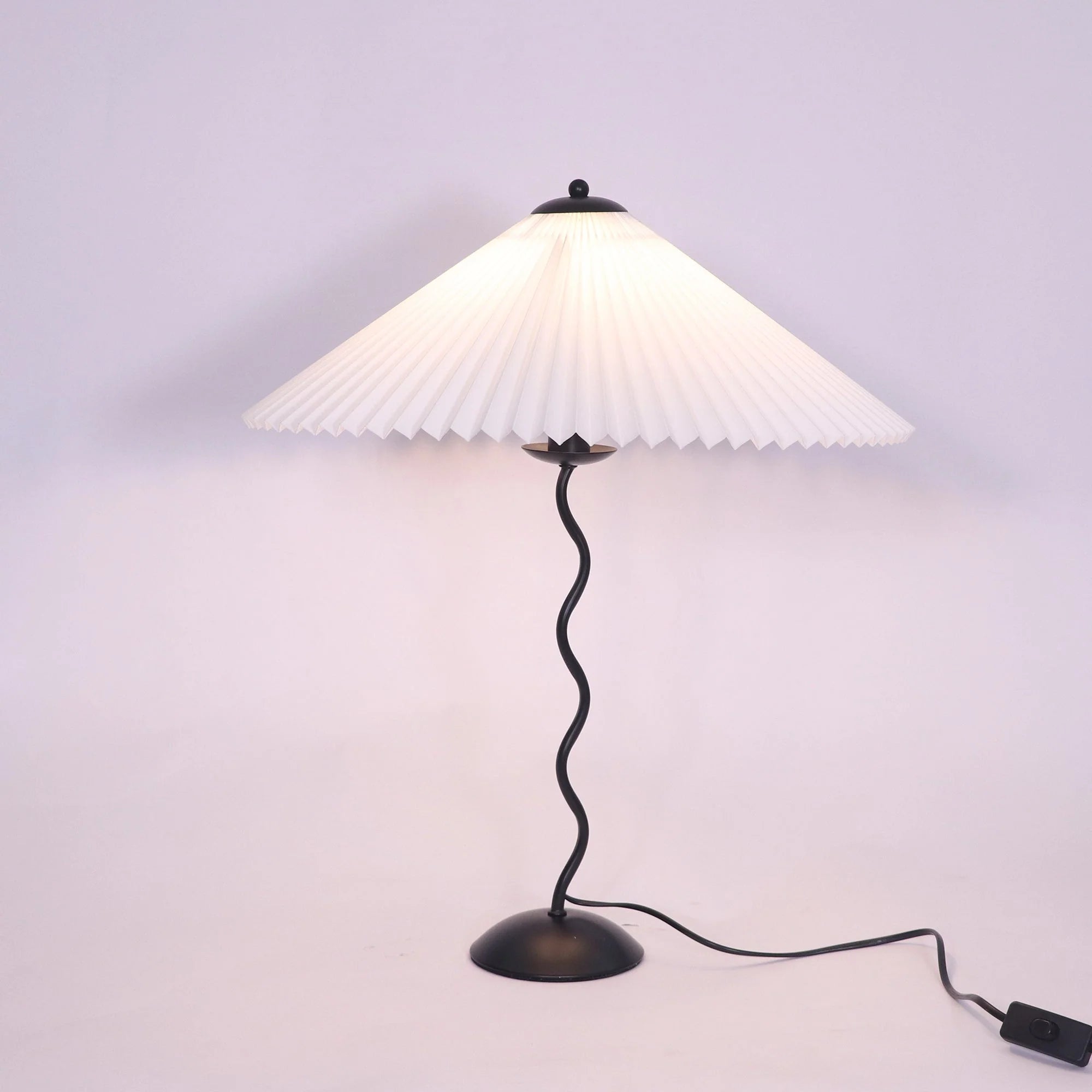 Classic Curva Metal Table Lamp
