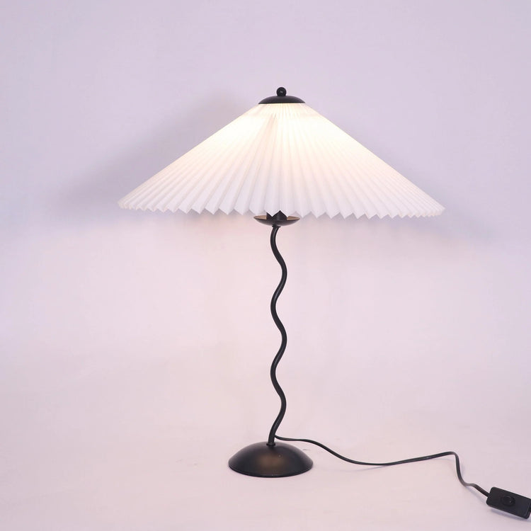 Klassisk Curva Metal Bordlampe