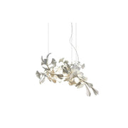 Lampadario con foglie dorate di ginkgo
