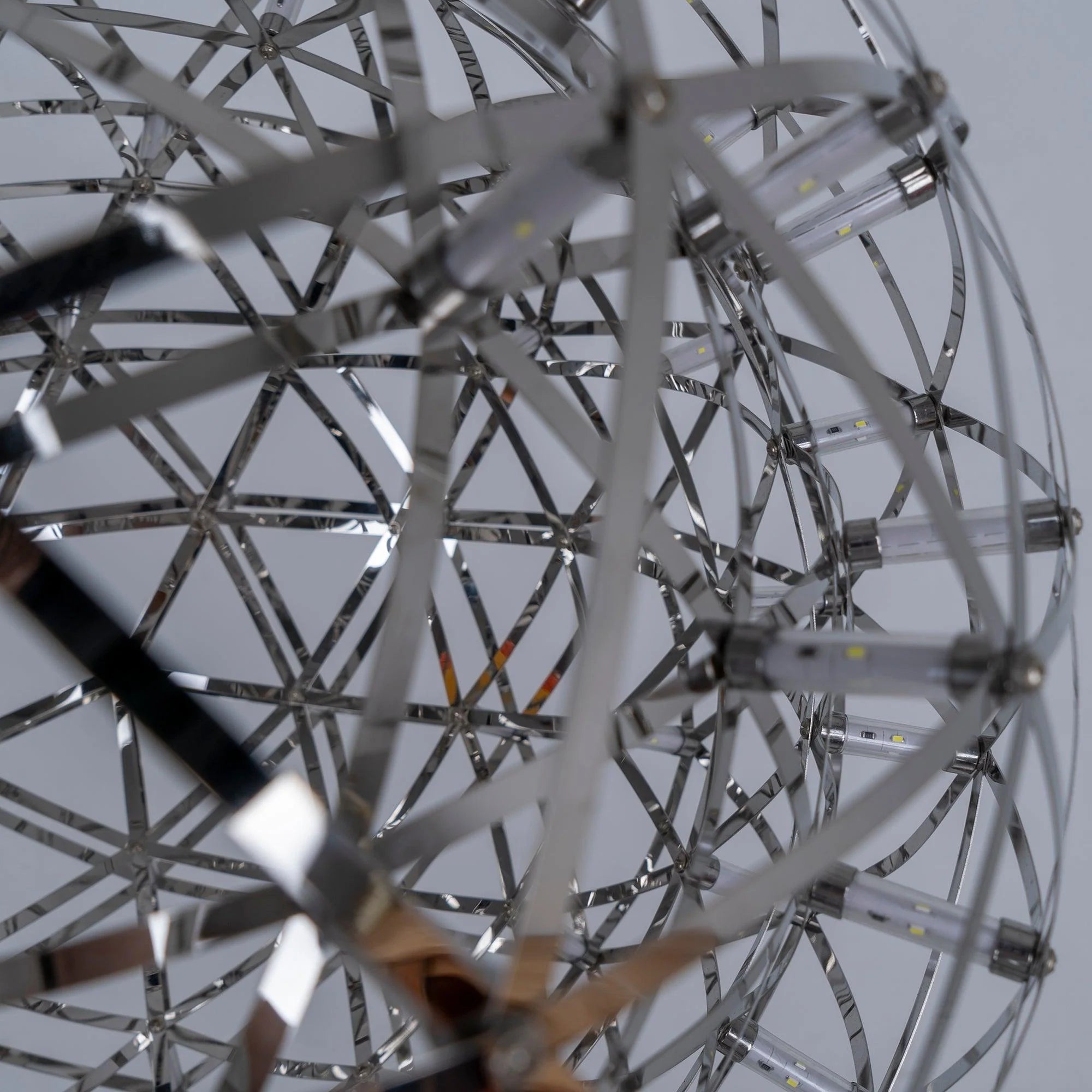 Lampada a sospensione a sfera in argento lucido