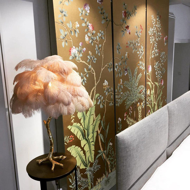 Elegant bordlampe med palmefjer