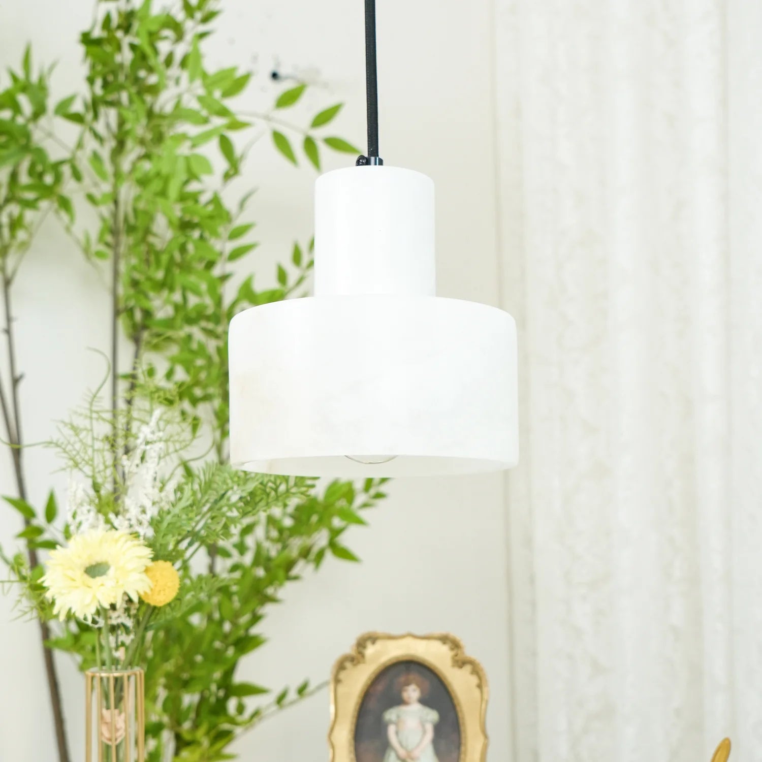 Lampe à suspension cylindrique classique en albâtre