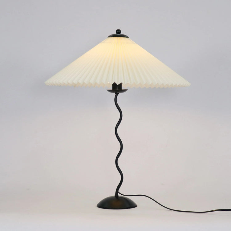 Klassisk Curva Metal Bordlampe