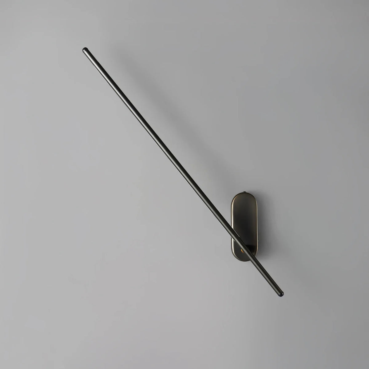 Lineær metal væglys