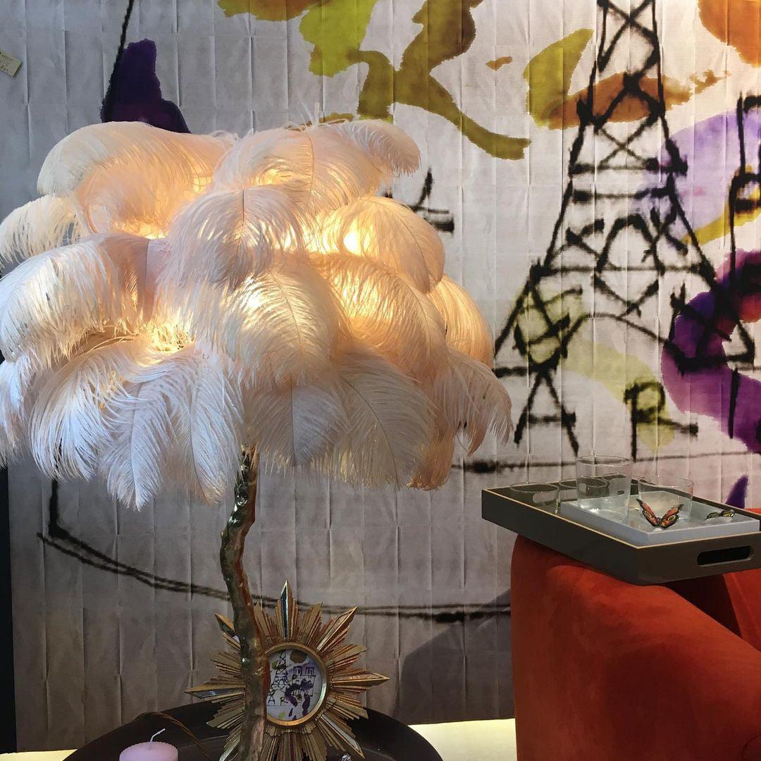Elegant Palm Feathered Table Lamp