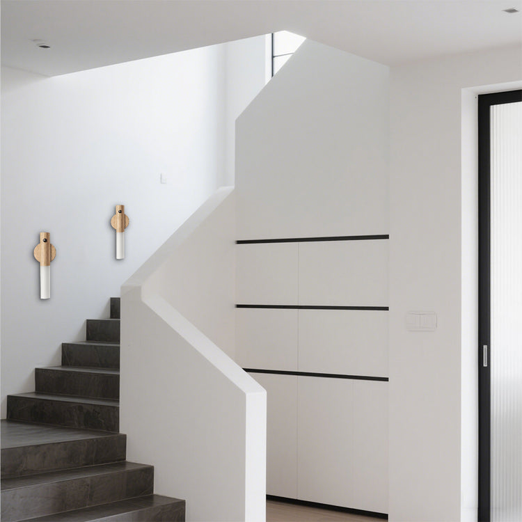 USB genopladelig væglampe i træ