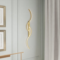 Chic moderne væglampe med langstrakt bølgeform