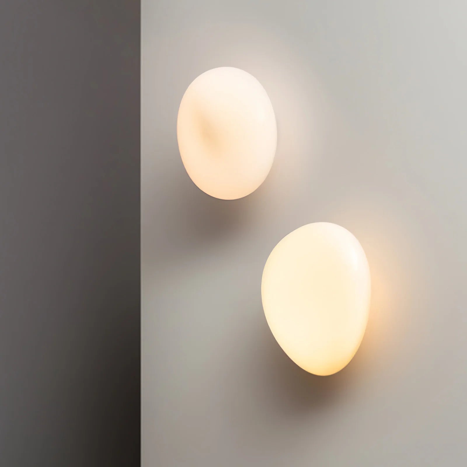 Lampada da parete a sfera luminosa