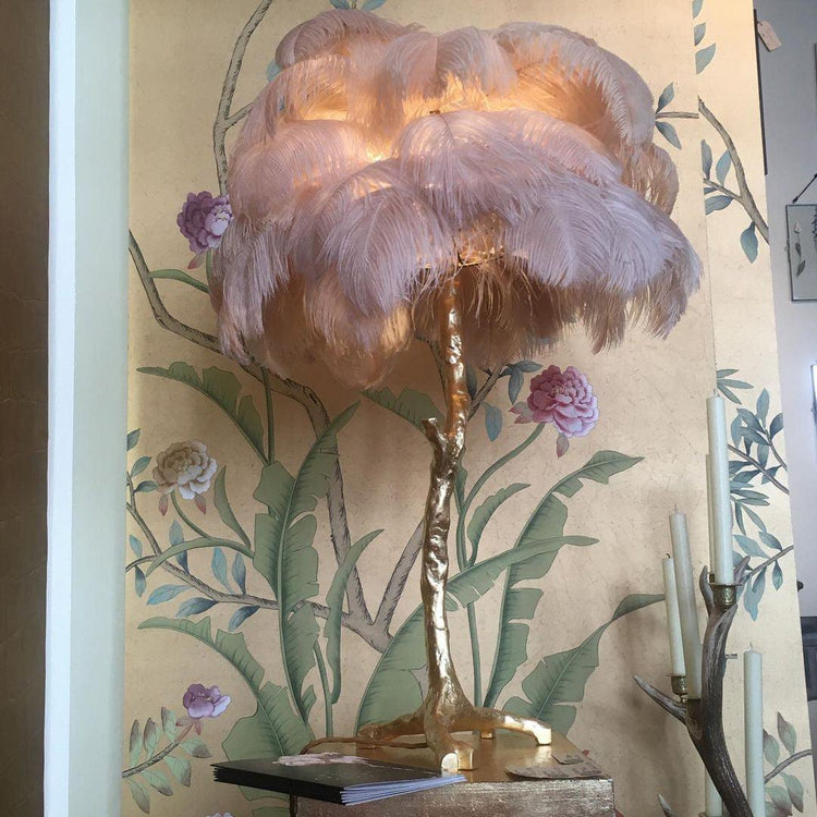 Elegant bordlampe med palmefjer