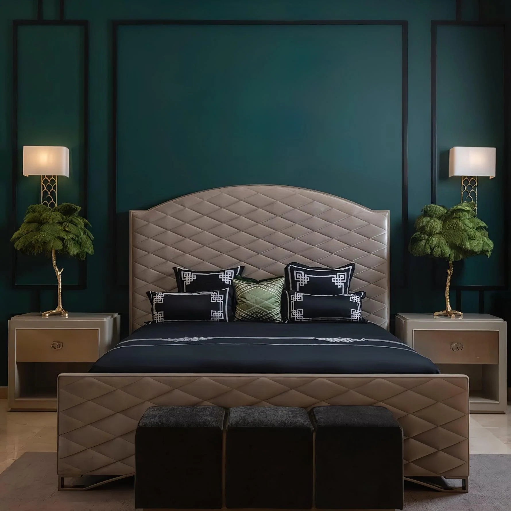 Elegant Palm Feathered Table Lamp