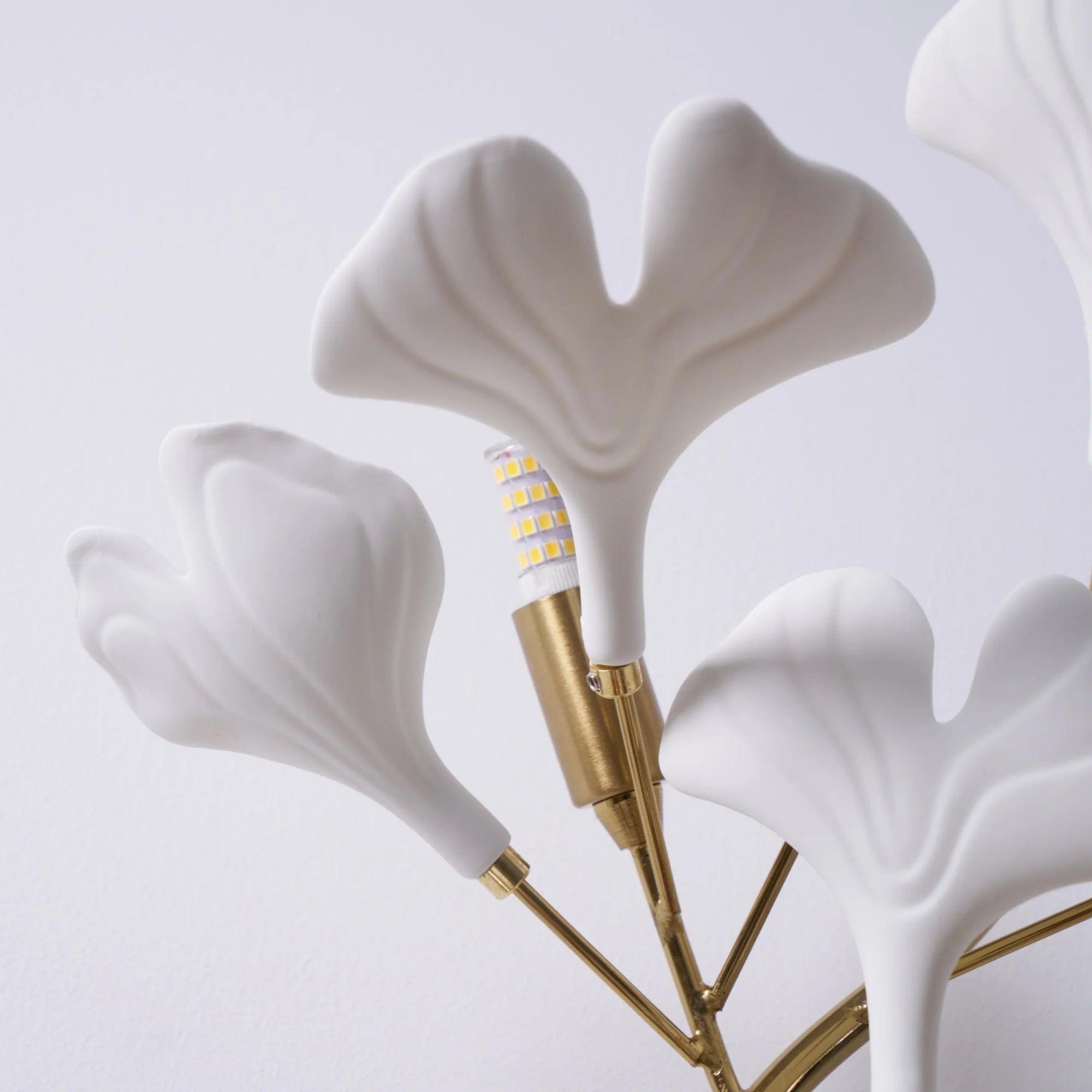 Stylish Leaf Porcelain Wall Light