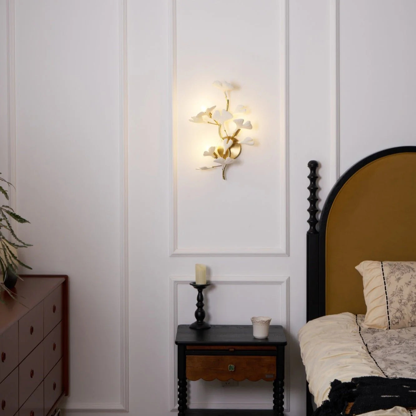 Stylish Leaf Porcelain Wall Light