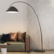Lampadaire en métal à arc simplifié