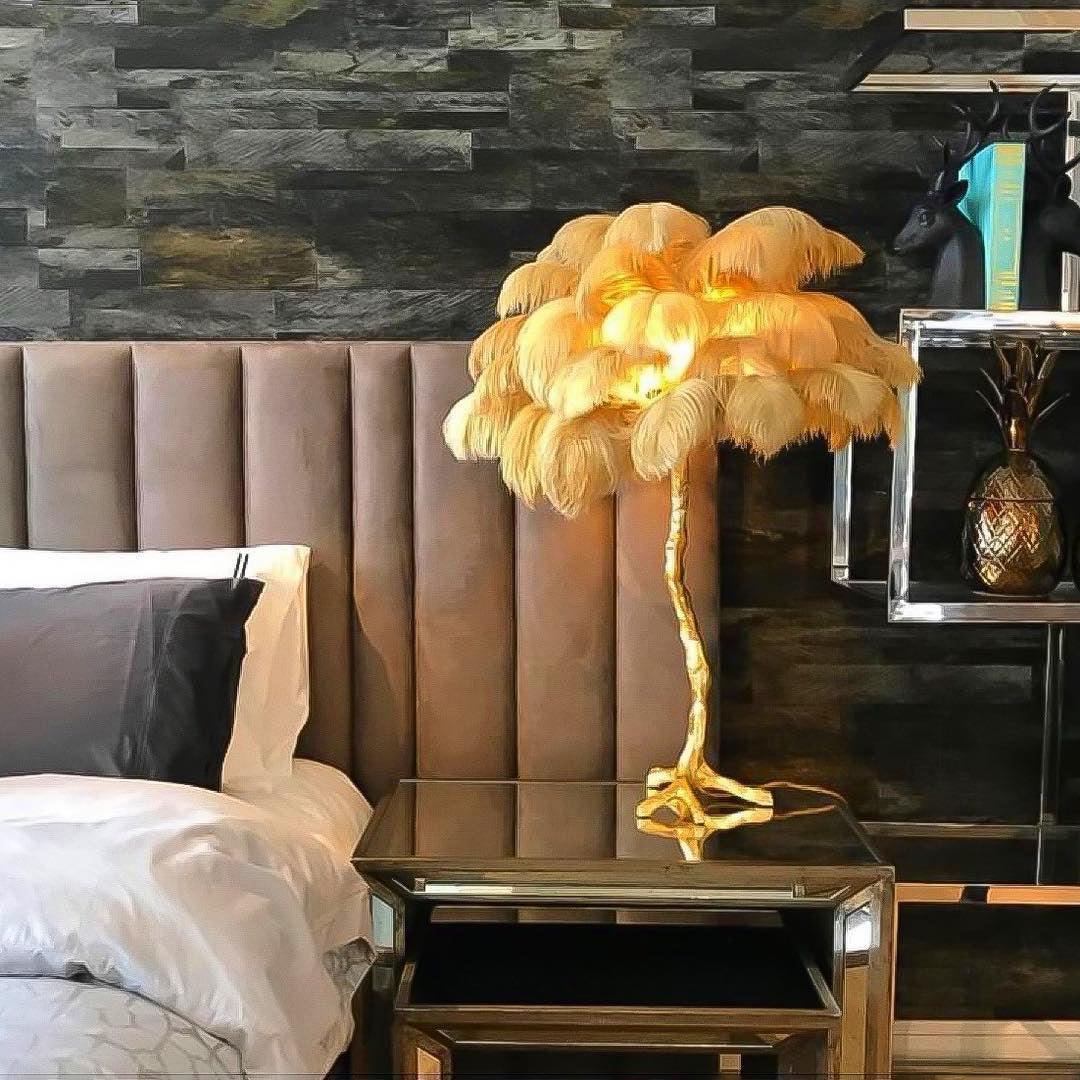Elegant Palm Feathered Table Lamp