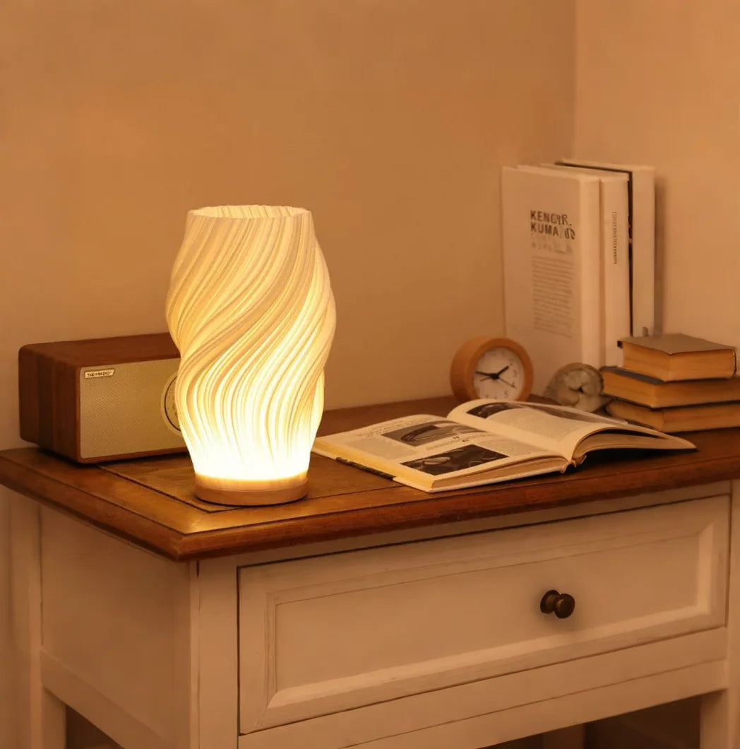 Chic spiralstribet skærm natlampe