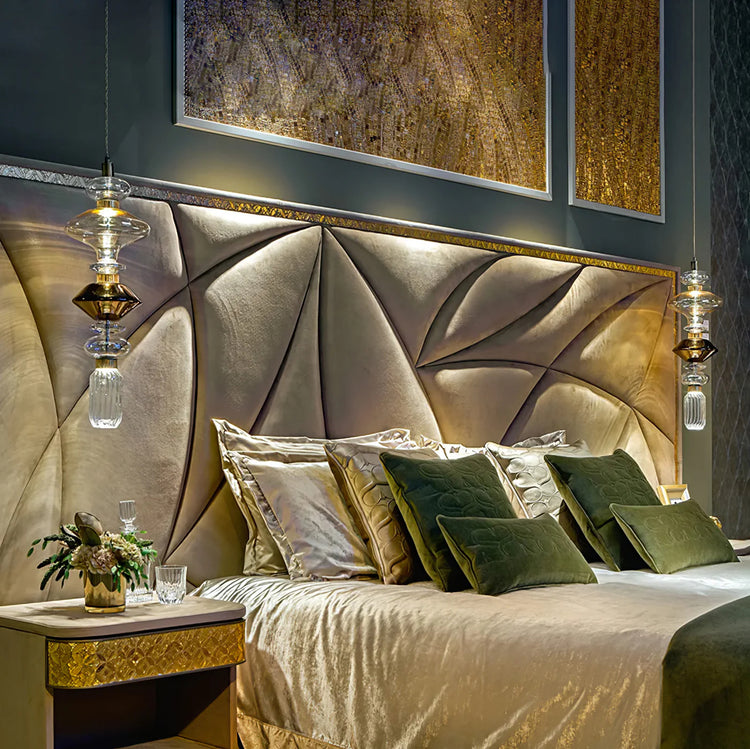 Stilfuld pendel med flere glas skærme