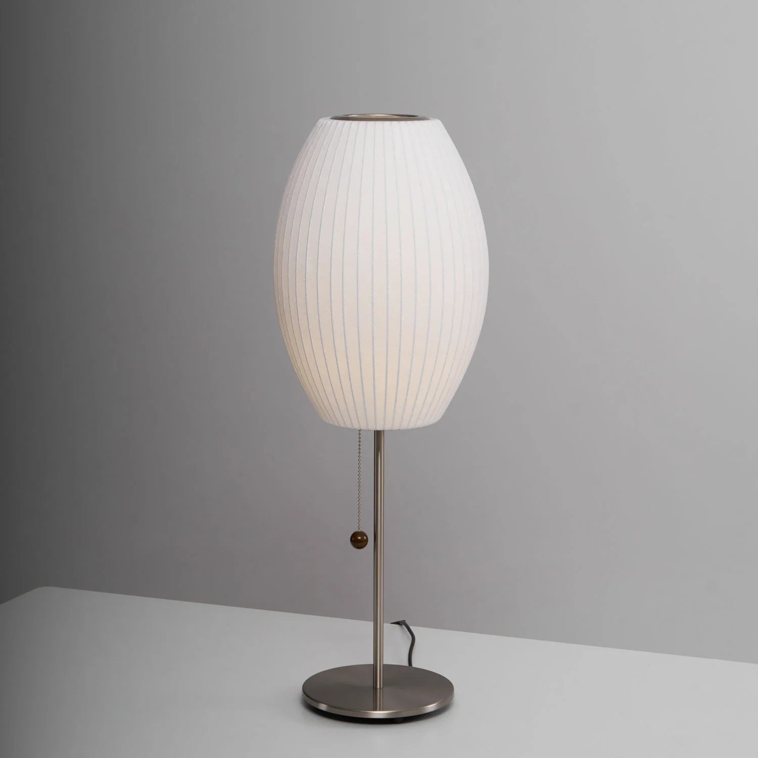 Lampe de table classique arrondie en soie
