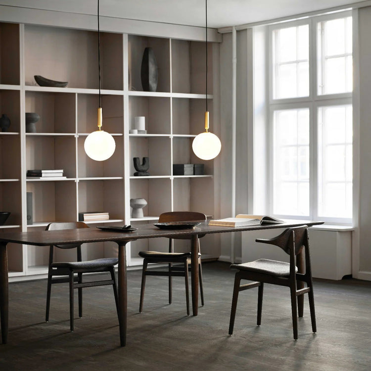 Stilfuld sfæriske globes glas pendellampe