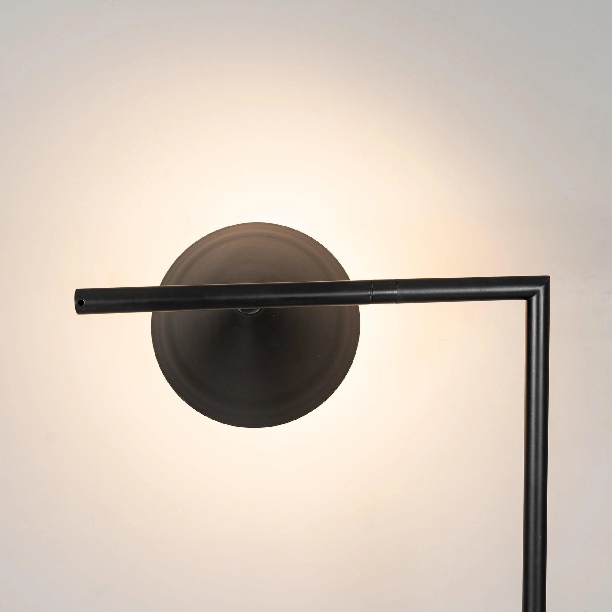 Moderne lineær metalgulvlampe