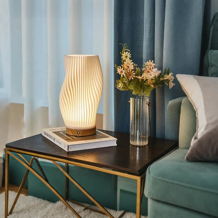 Chic spiralstribet skærm natlampe