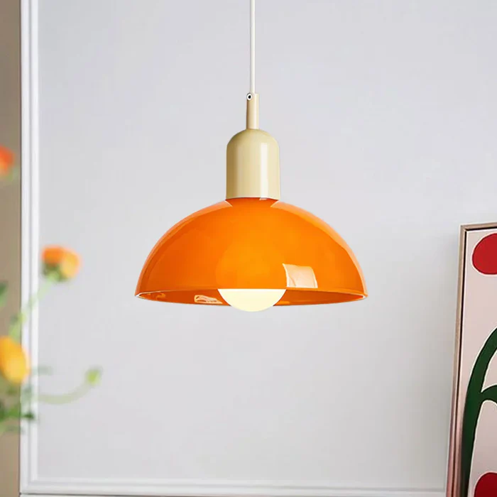 Lampada a sospensione a forma di ciotola colorata