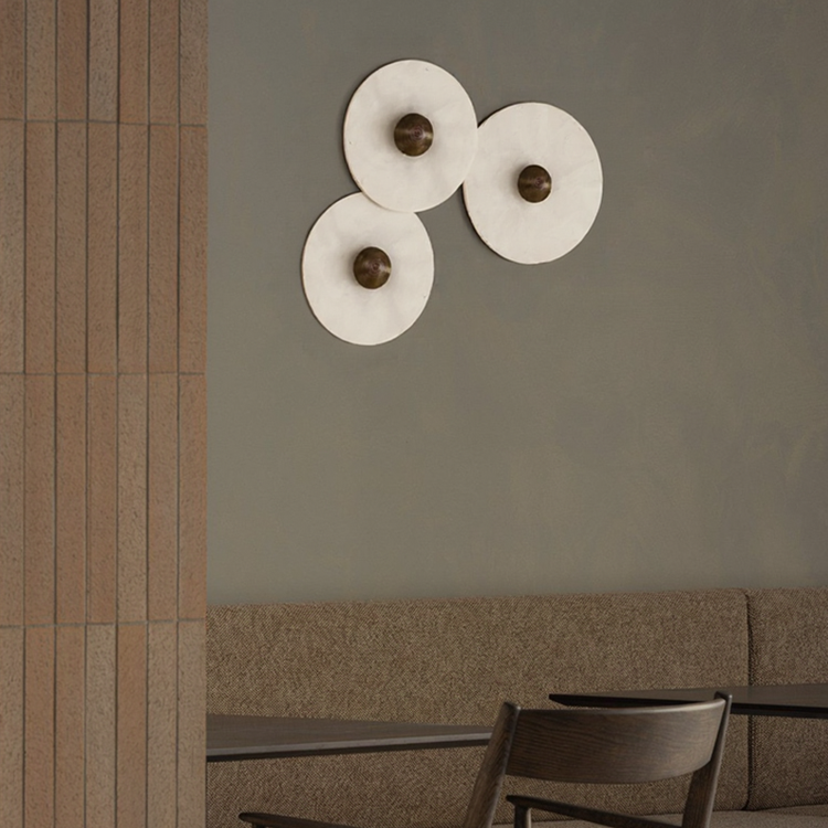 Moderne enkel rund alabast væglampe