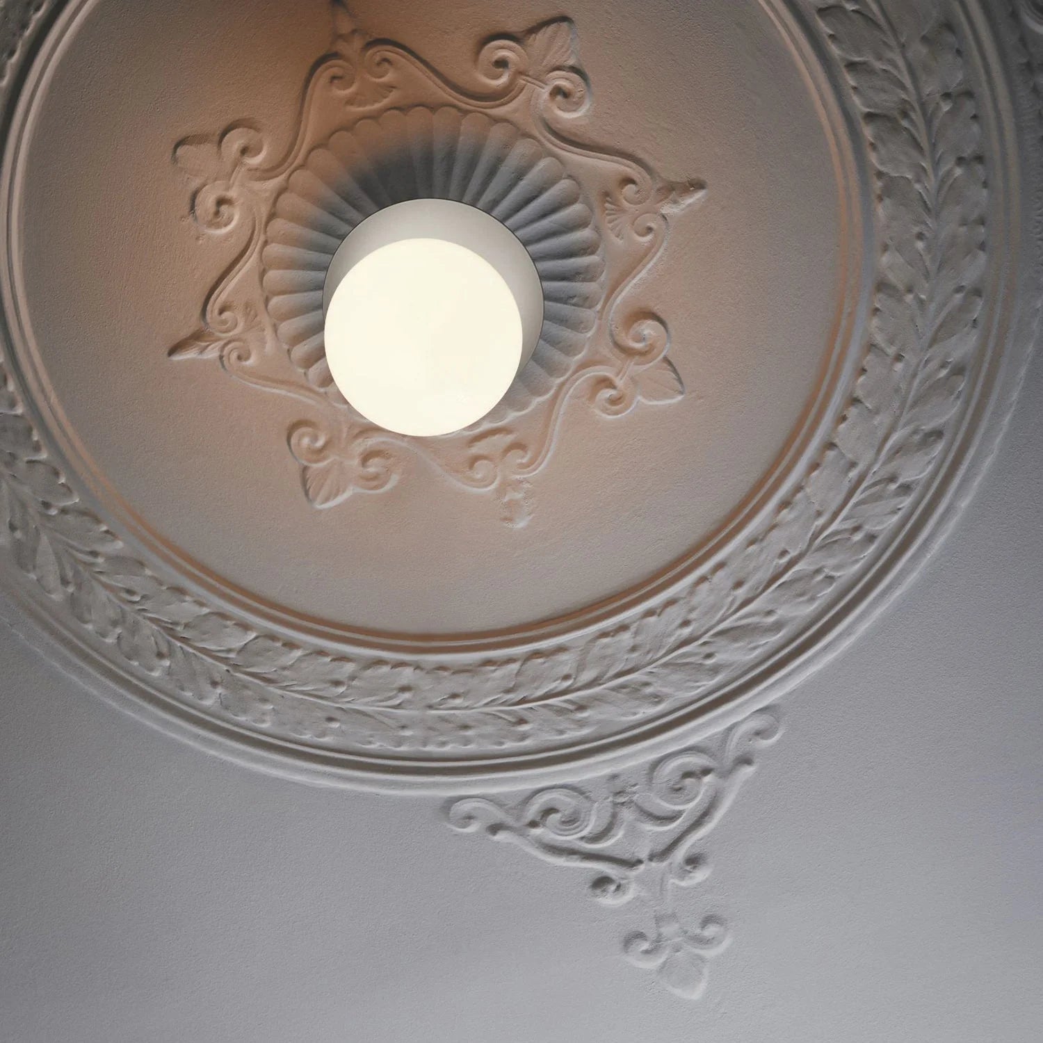 Snygg vägglampa i glas