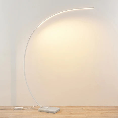 Lampadaire moderne en aluminium en forme de croissant