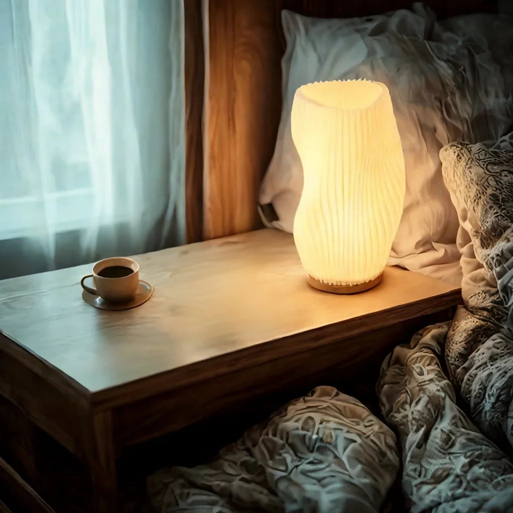 Chic spiralstribet skærm natlampe