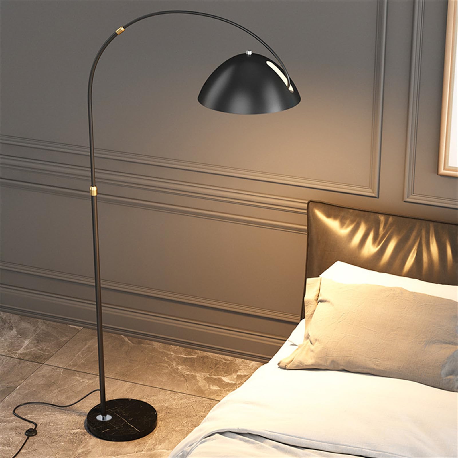 Lampadaire minimaliste en métal à arc élégant