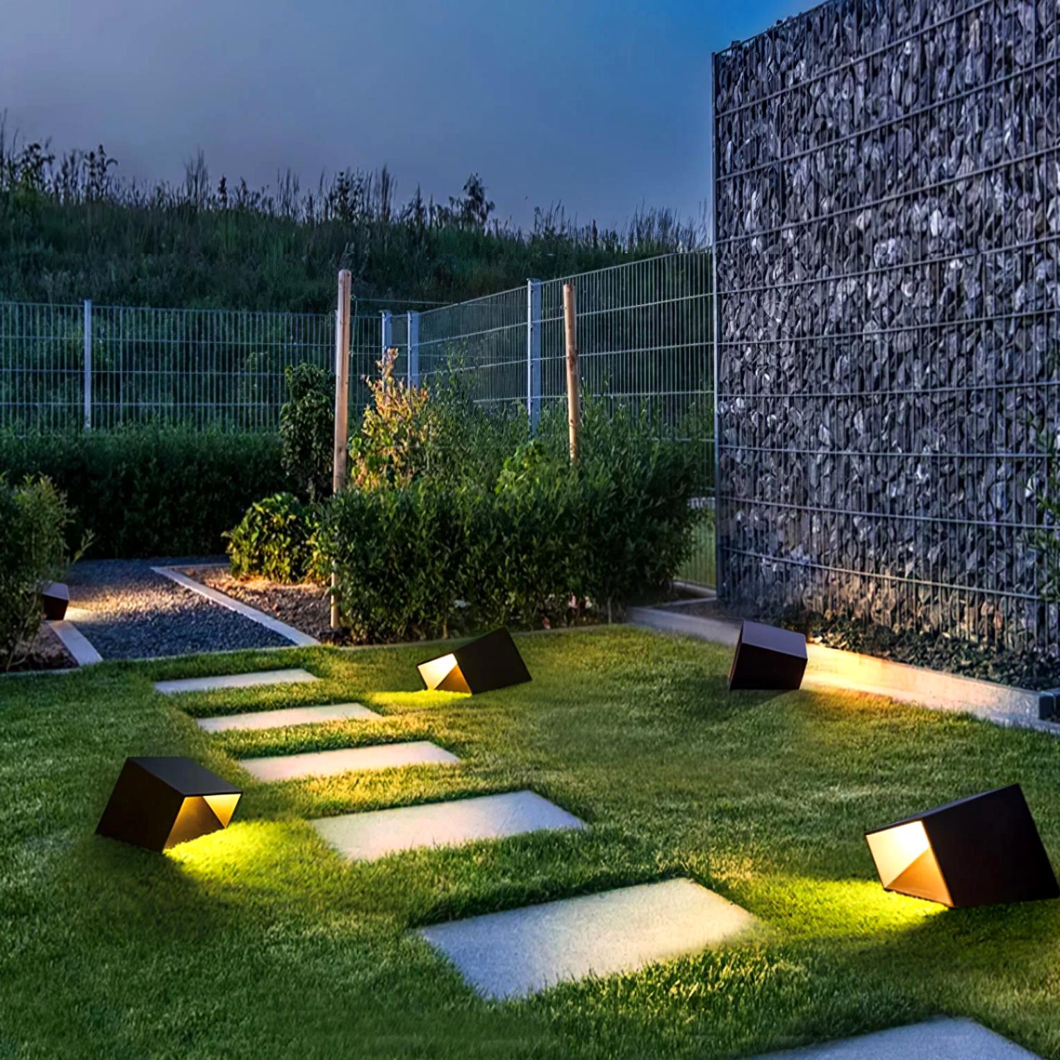 Moderne Cube Solar Garden Light
