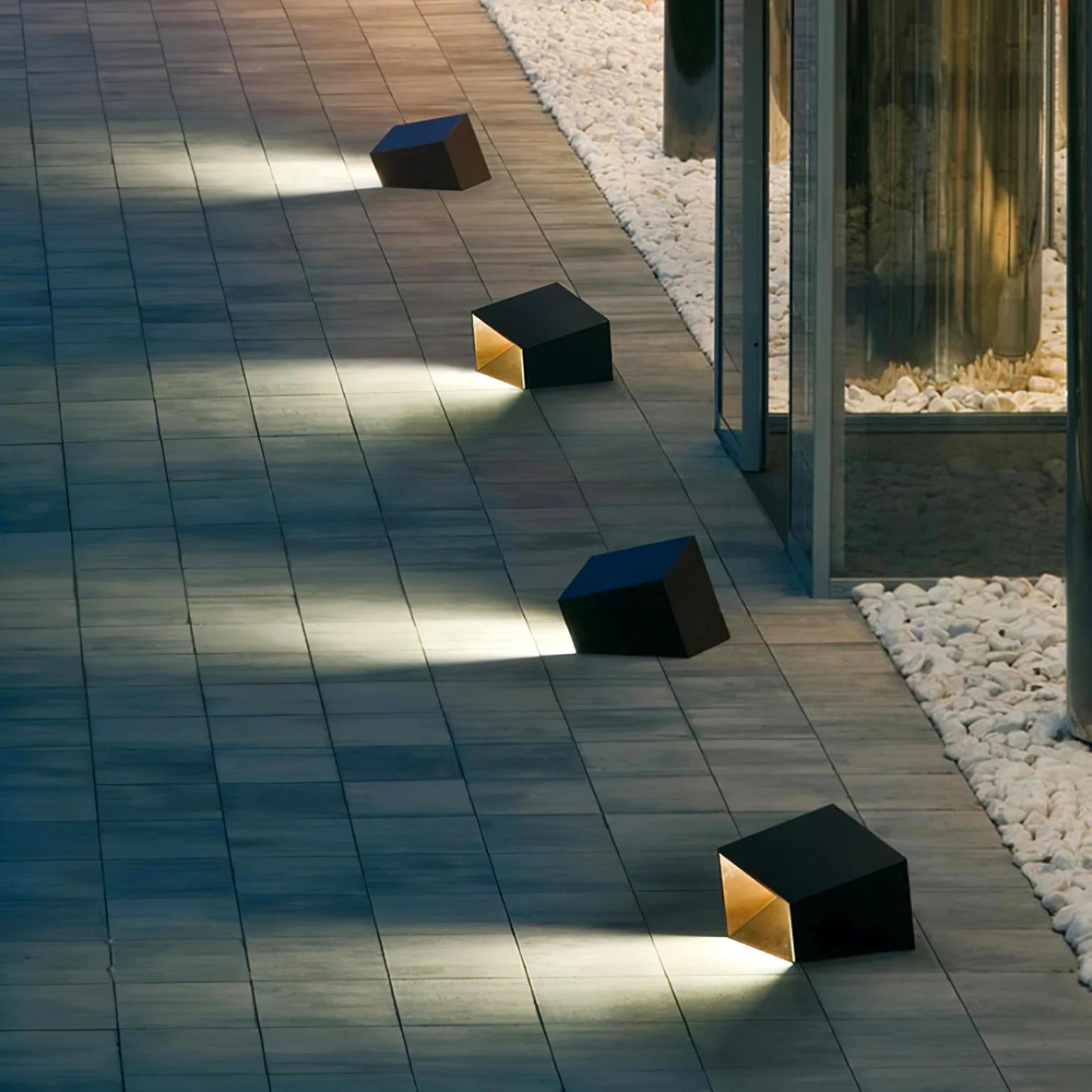 Moderne Cube Solar Garden Light