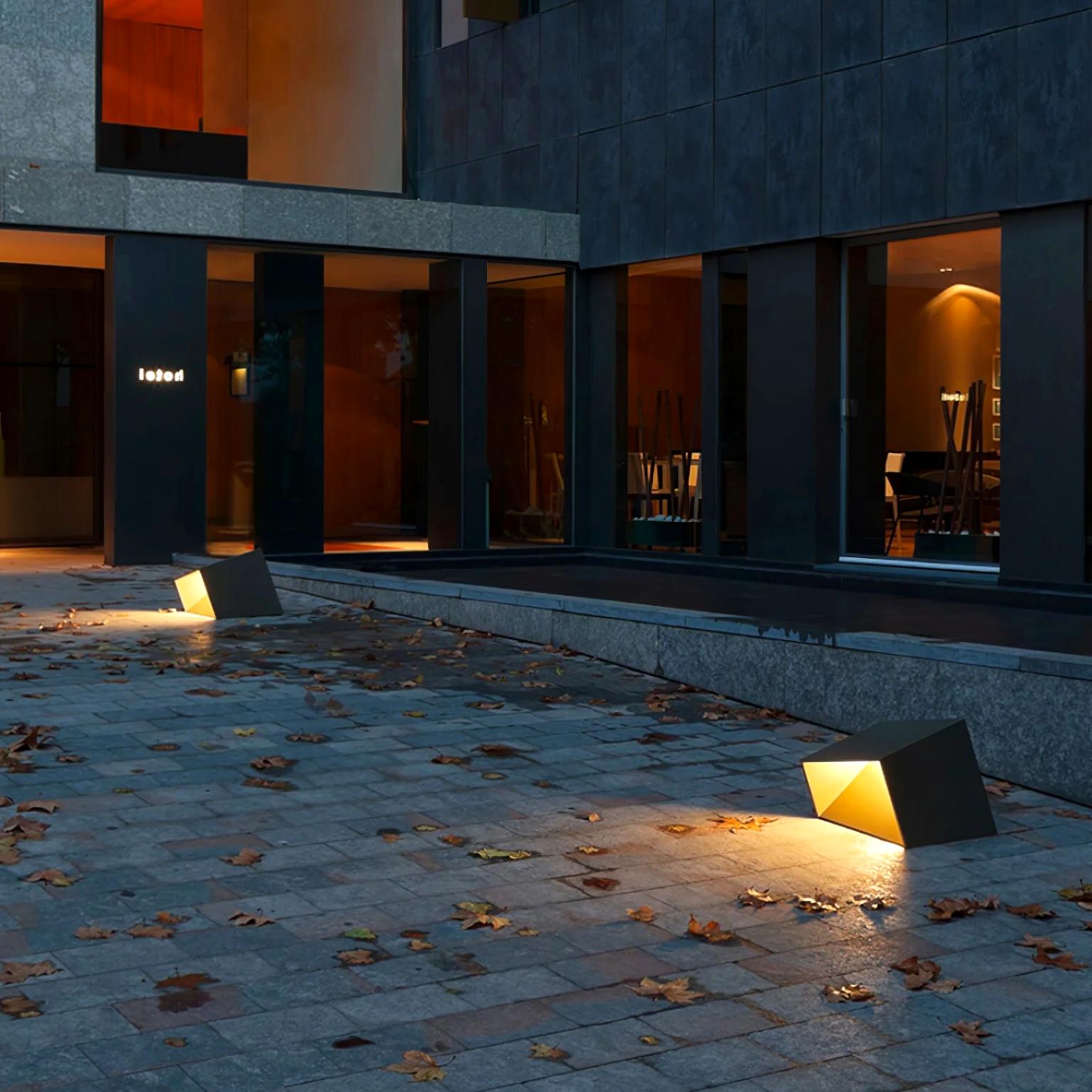 Moderne Cube Solar Garden Light