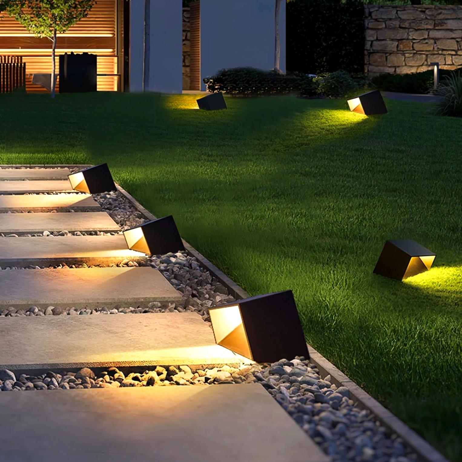 Moderne Cube Solar Garden Light