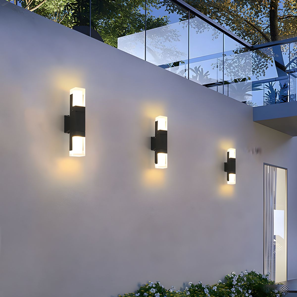 Luce a parete da esterno contemporanea elegante e nera.