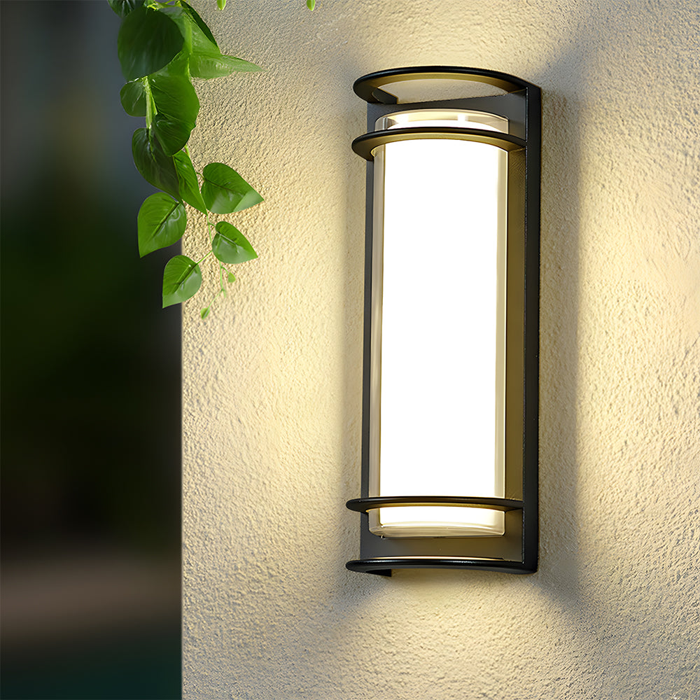 Moderna lampada da parete per esterni a LED semicilindrica semplice
