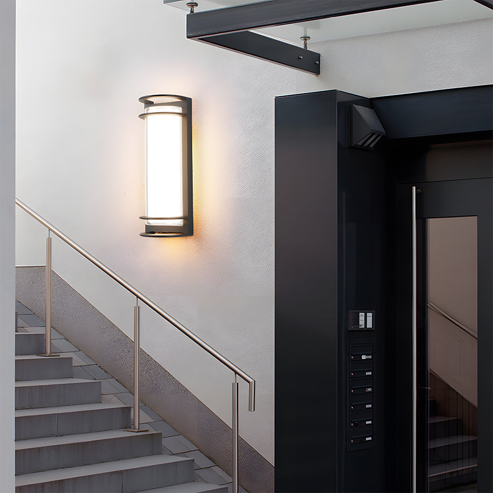Moderna lampada da parete per esterni a LED semicilindrica semplice