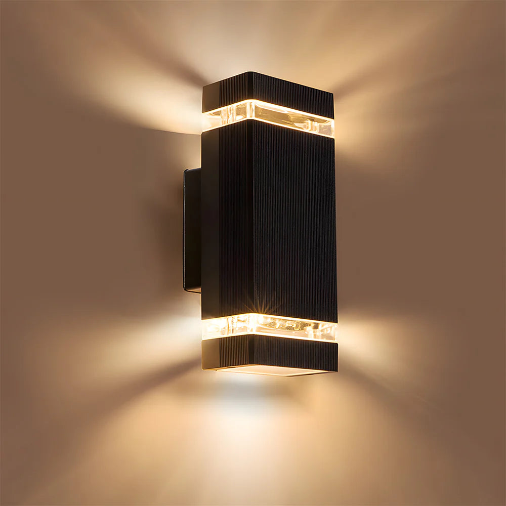 Lampada da parete per esterni moderna ed elegante