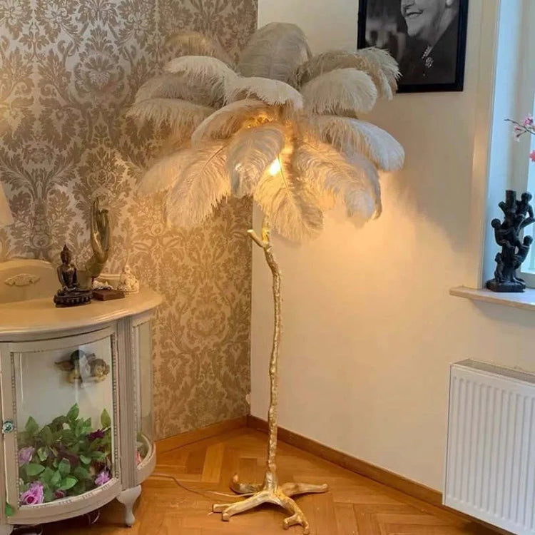 Chic fjerdekoreret gulvlampe