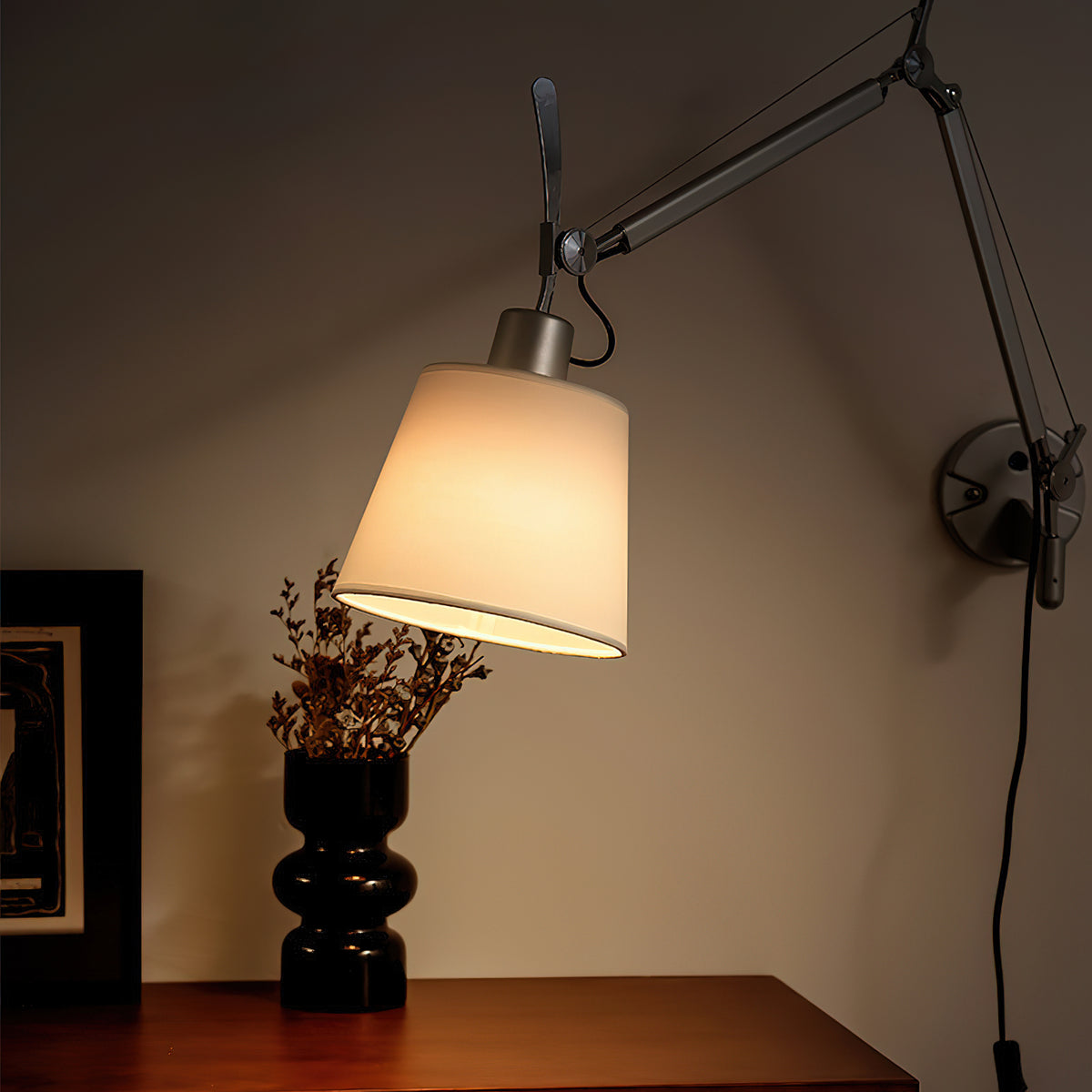 Moderne minimalistisk rockerarmvæglampe