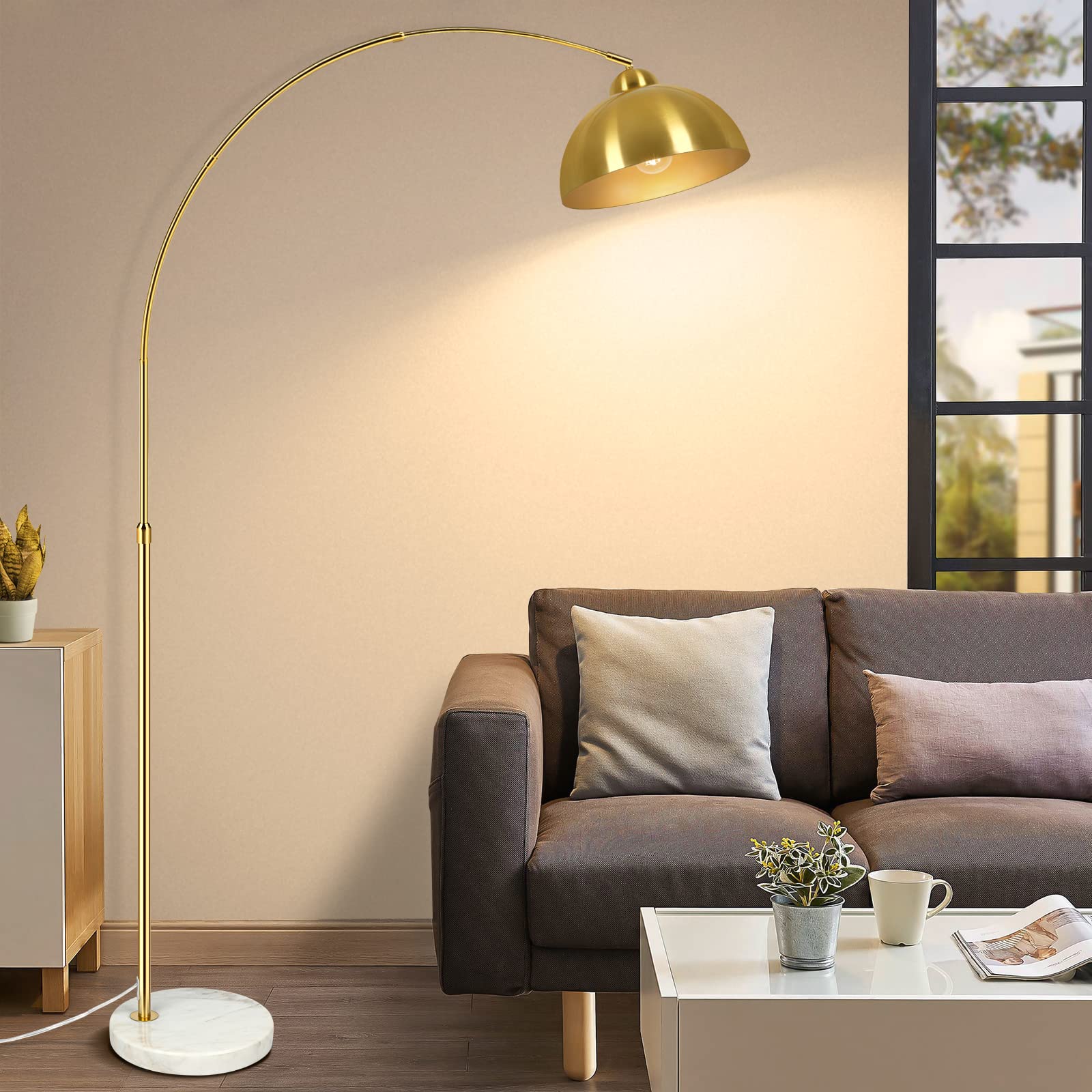 Lampadaire élégant avec base en marbre et arc
