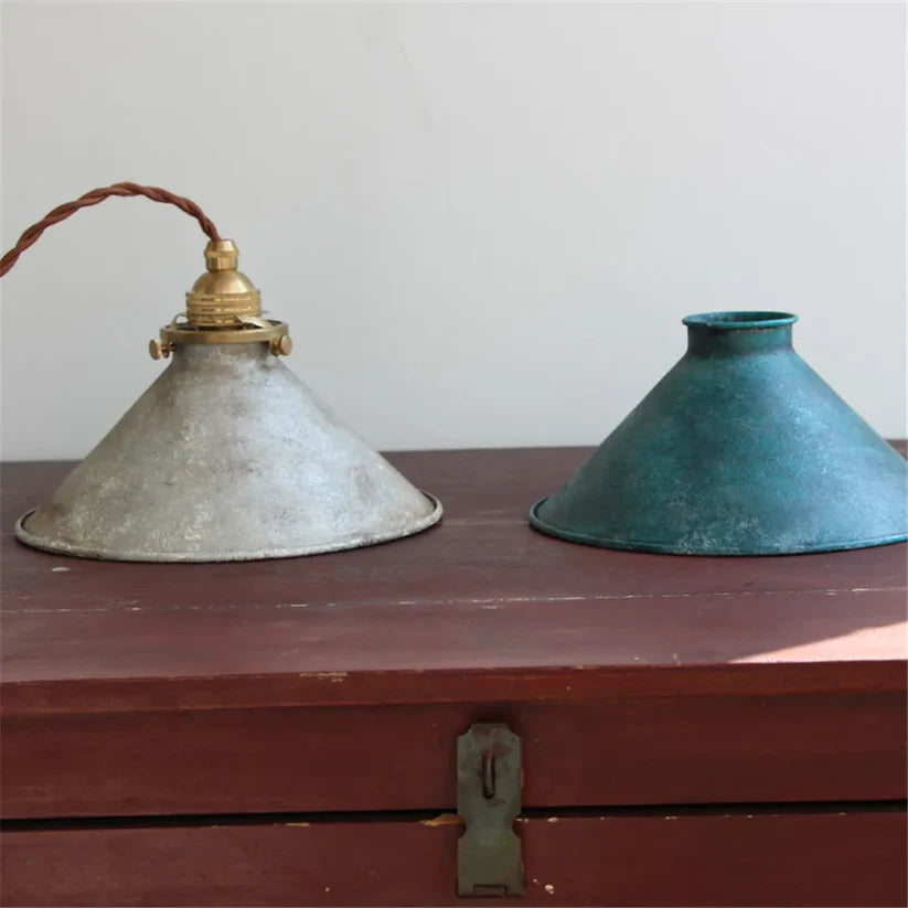 Lampada a sospensione classica in ottone a cono