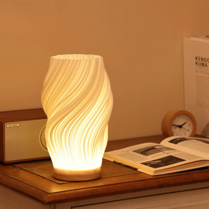 Chic spiralstribet skærm natlampe