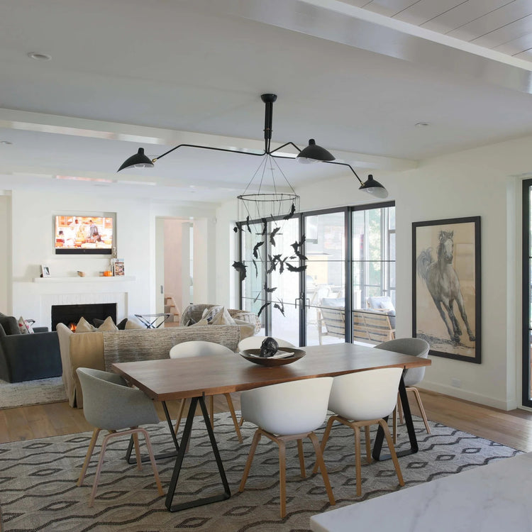 Elegante, verstellbare, skulpturale Deckenleuchte