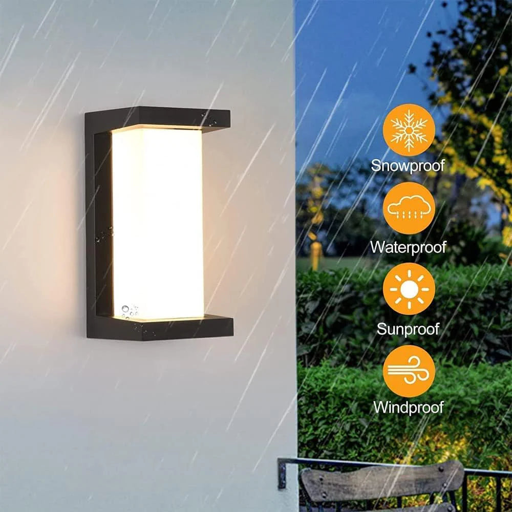 Lampada da parete per esterni a LED con sensore impermeabile semplice e moderna